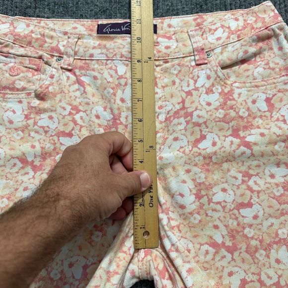 Gloria Vanderbilt Womens Capri Jeans Size 6 Pink Floral Denim Stretch Mid Rise - Picture 3 of 9